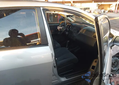 2009 Nissan Versa 1.8S z USA, uszkodzony, nr VIN 3N1BC13E39L423820